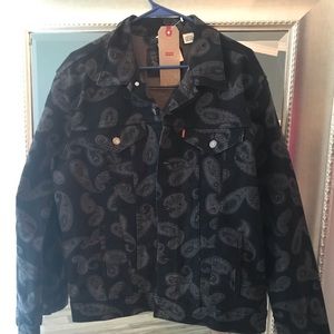 Men’s Levi’s paisley black jean denim jacket Large